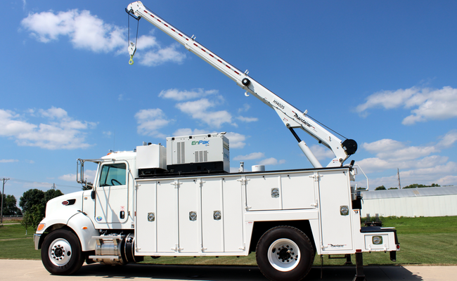 FF043_2_ton_service_body_with_H14025_TT_crane_pic_1.png