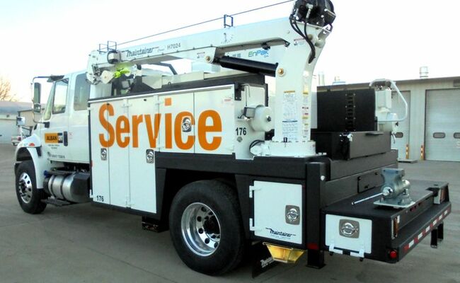 II042_2-ton_service_truck.jpg