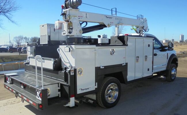 II014_2-ton_service_truck.jpg