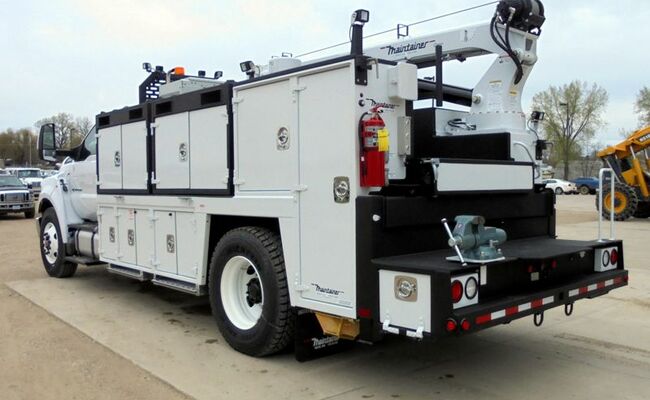 II078_2-ton_service_truck_with_removable_cabinets.jpg