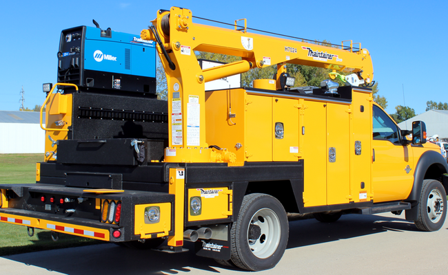FF339_1_ton_service_truck_with_H7024_TT_crane.png