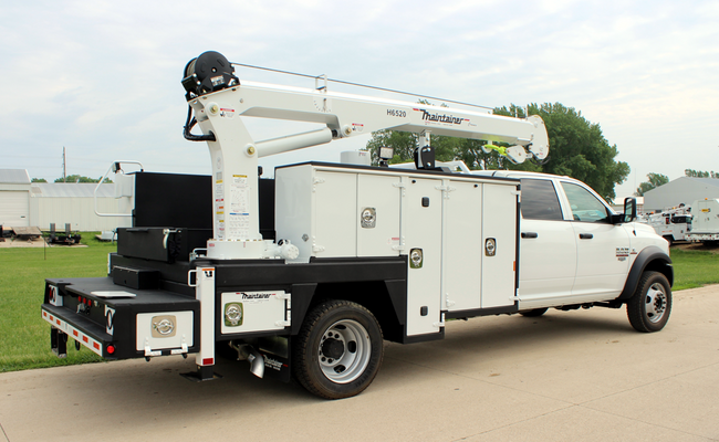 FF255_1-Ton_service_truck_with_H6520_tall_tower_crane.png
